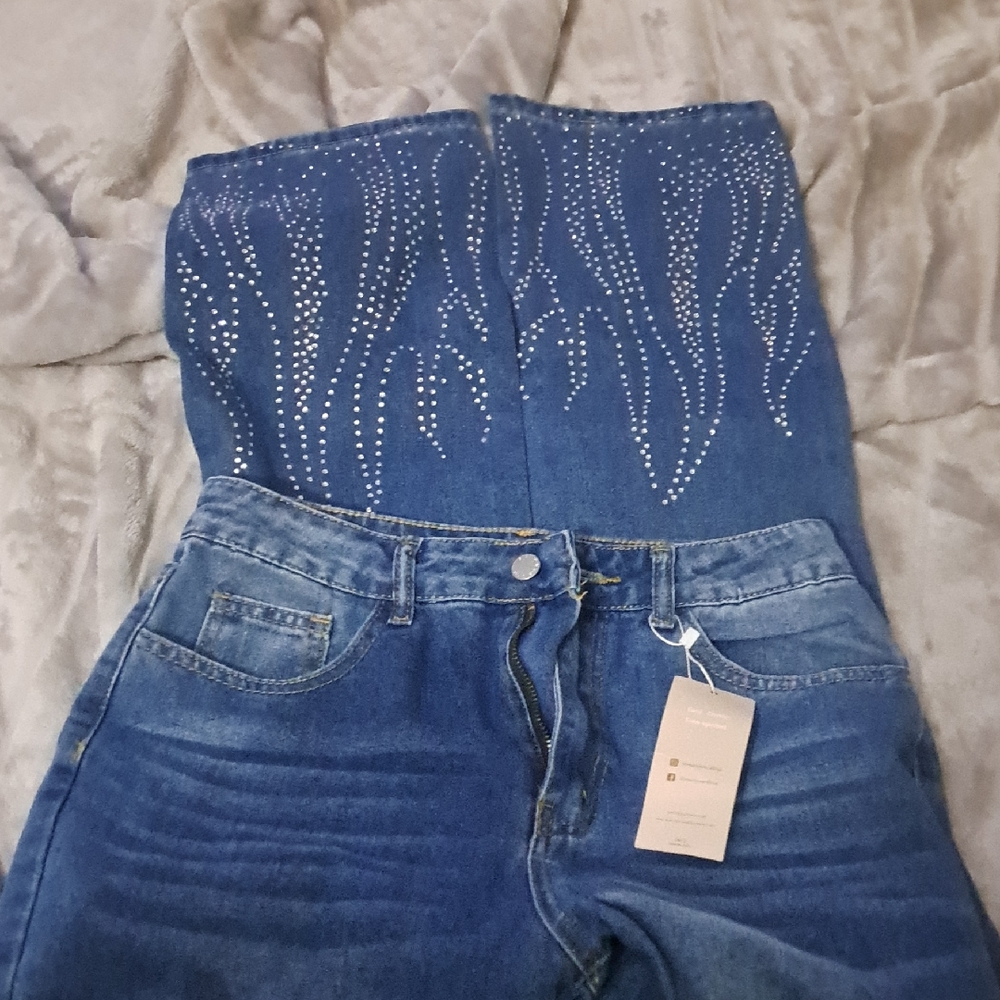 Rhinestone Elegant High Rise Blue Jeans with Sparkling Details